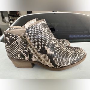 Womens faux snakeskin boots